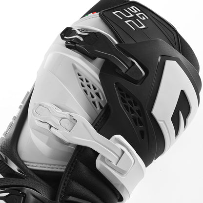 Sg22 Boots Black/White Sz 10